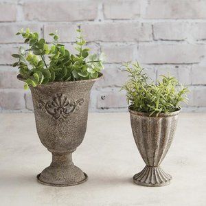 Small vintage style metal pot/vase